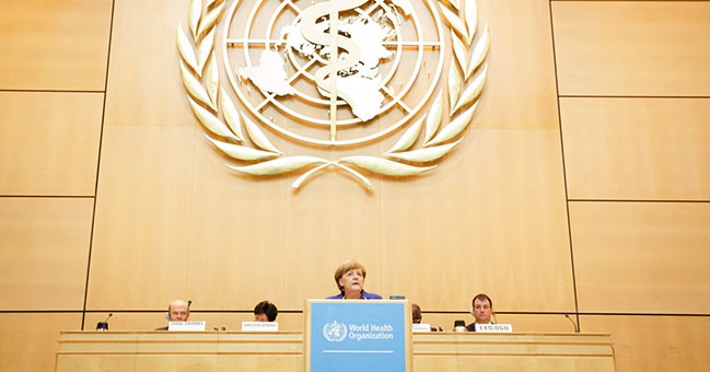 Bundeskanzlerin Angela Merkel spricht vor der Weltgesundheitsversammlung.